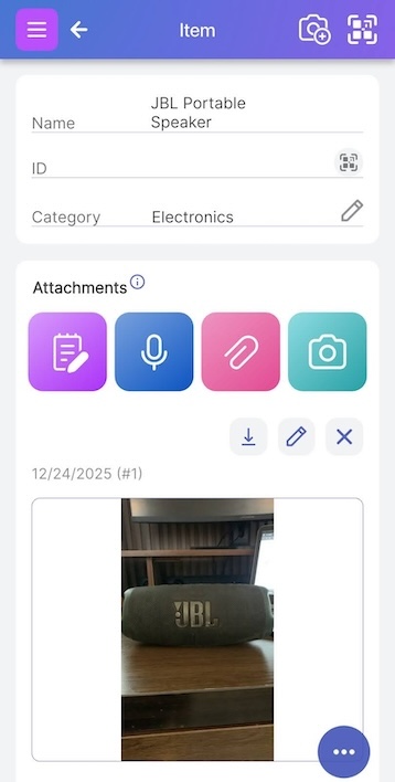 Imagem mostrando a barra de anexos com opções para adicionar notas, gravações de voz, fotos ou outros anexos